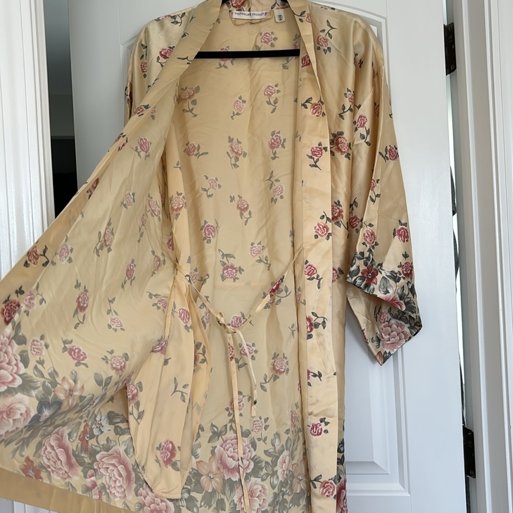 Victoria Secret SILK ROBE SZ M NWOT WITH POCKETS - Picture 8 of 8